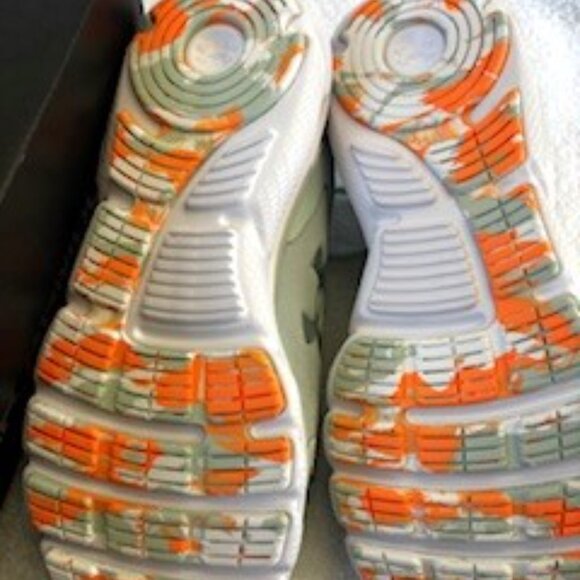 Under Armour "UA W Charged Assert 9 Marble" running shoes New in Box Size 9-1/2 - Picture 6 of 8